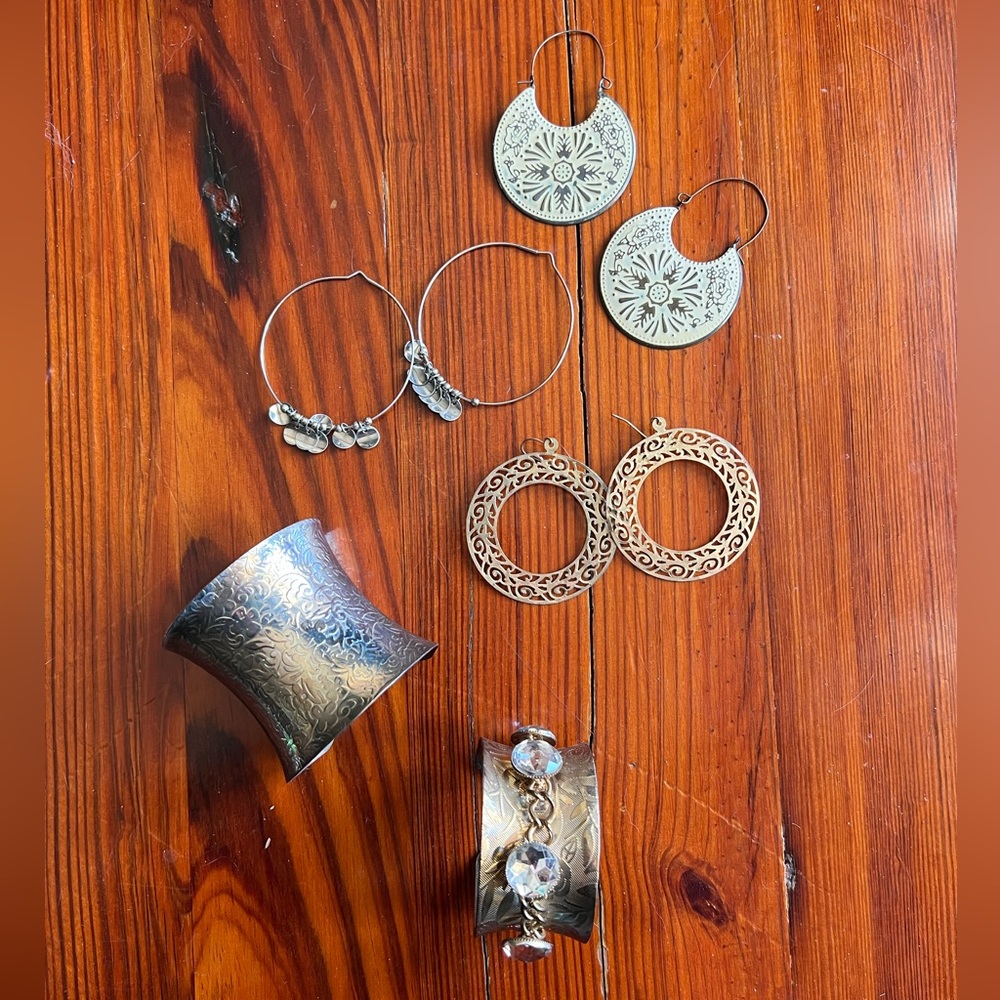 Boho hippie cuff bracelet and earrings lot, jewelry bundle flowers, bohemian